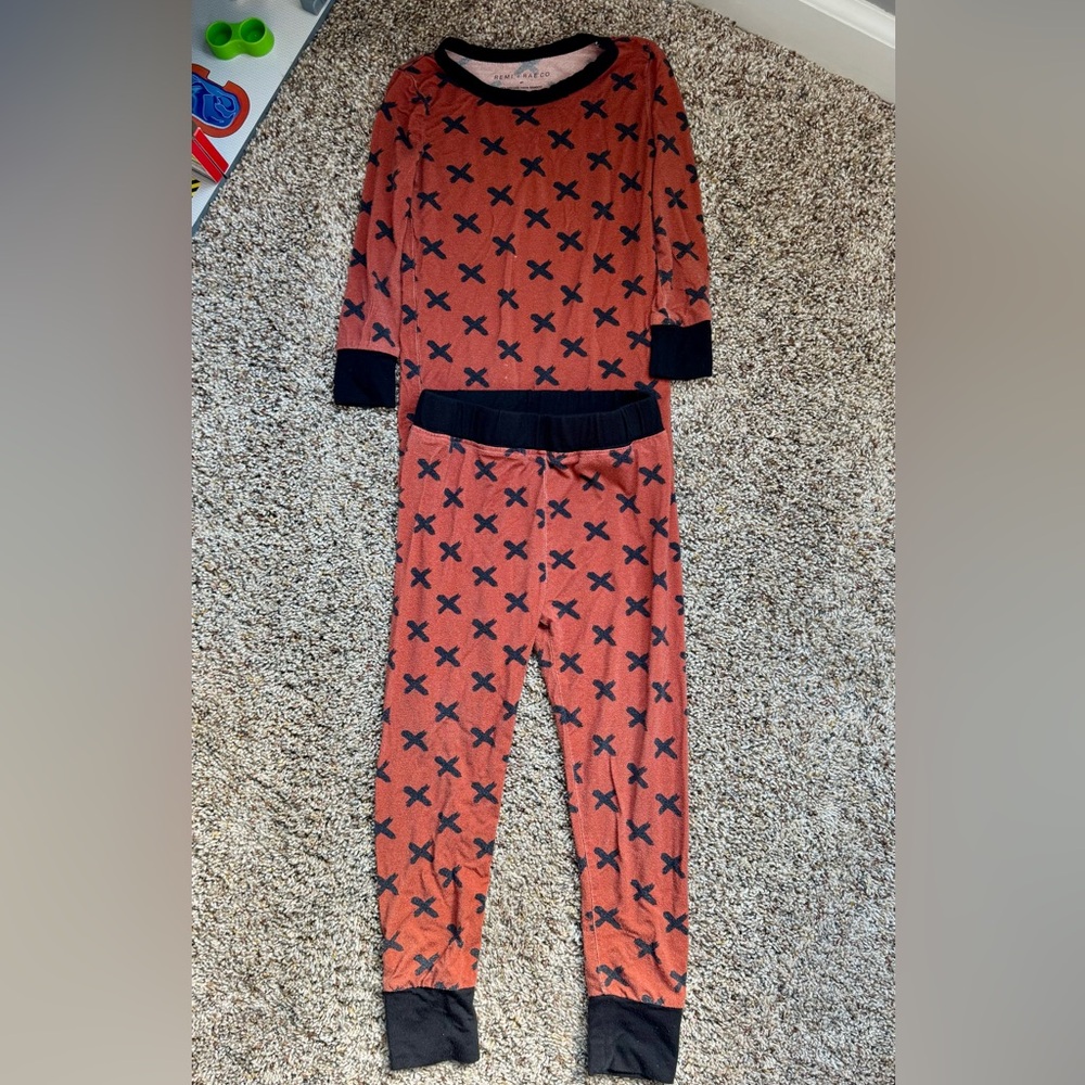 Cozy Kids Pajama Set with Black Cross Pattern